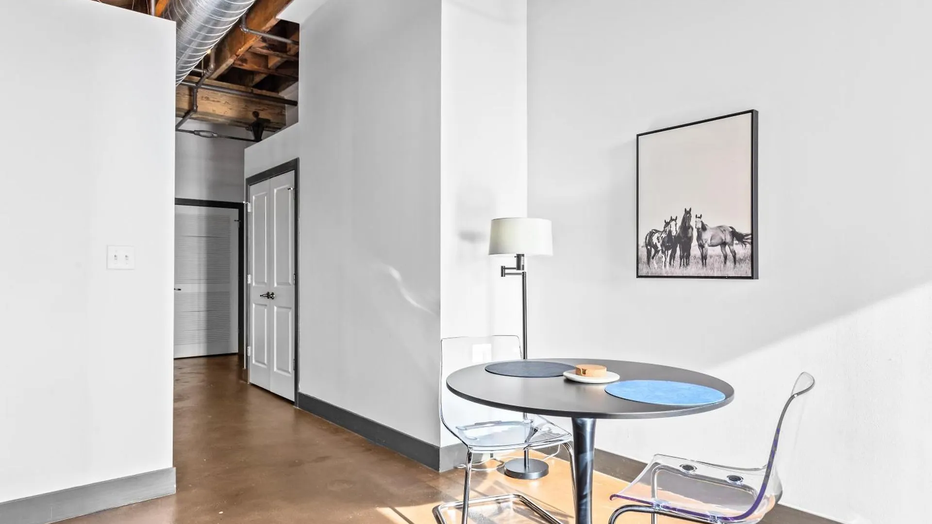 Apartment Riverfront Loft-Parking-Gym-Deck-4I Saint Louis